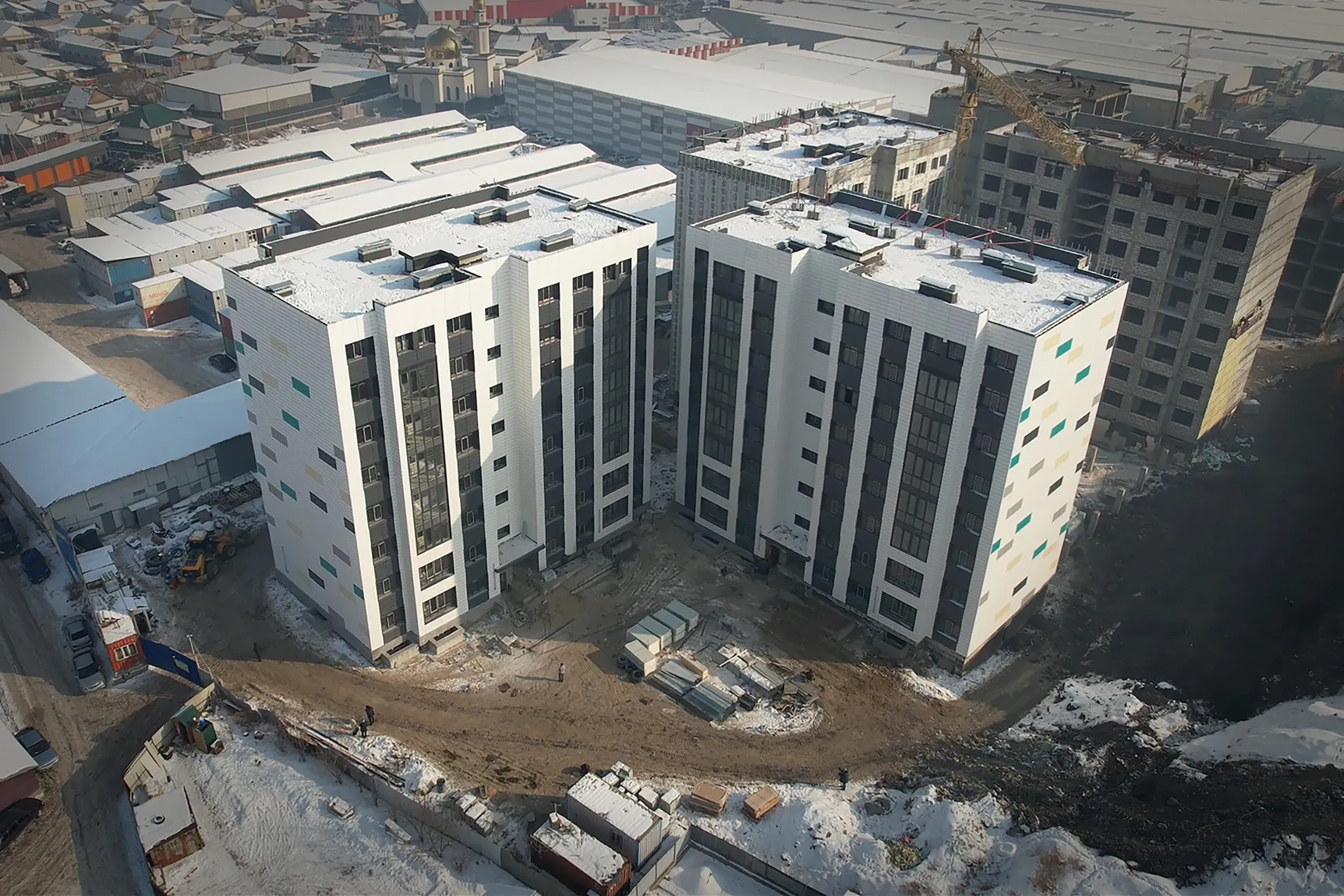 Линеарные панели APROFIL в облицовке жилого комплекса «Ожет» в Алматы