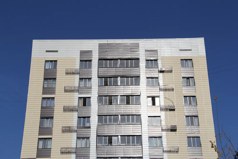 Линеарные панели APROFIL в облицовке домов ЖК «Гуль-Ана» в Алматы