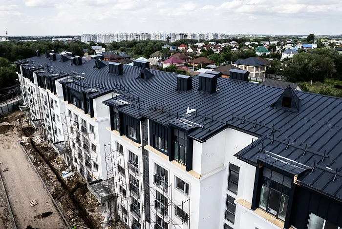 Профнастил под фальц APROFIL для жилого комплекса Meiram Park в Алматы