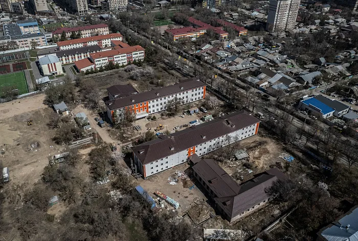 Линеарные панели APROFIL в облицовке школы-интерната в Алматы (Кекилбайулы)