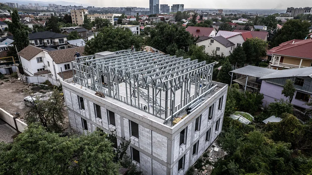 Каркас надстройки офисного здания из ЛСТК APROFIL в городе Алматы