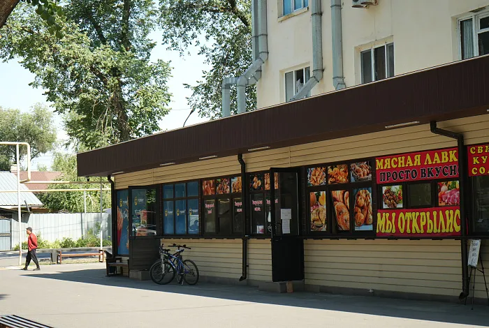 Металлический сайдинг APROFIL в отделке магазина в Алматы (Аэропорт)