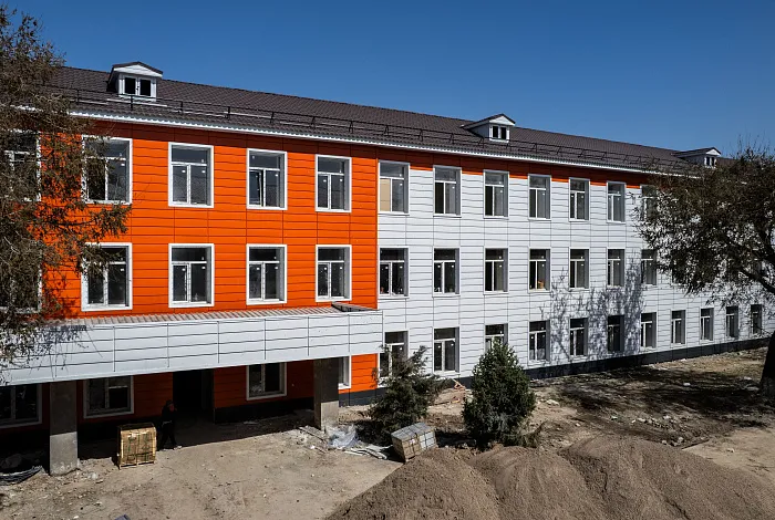 Линеарные панели APROFIL в облицовке школы-интерната в Алматы (Кекилбайулы)