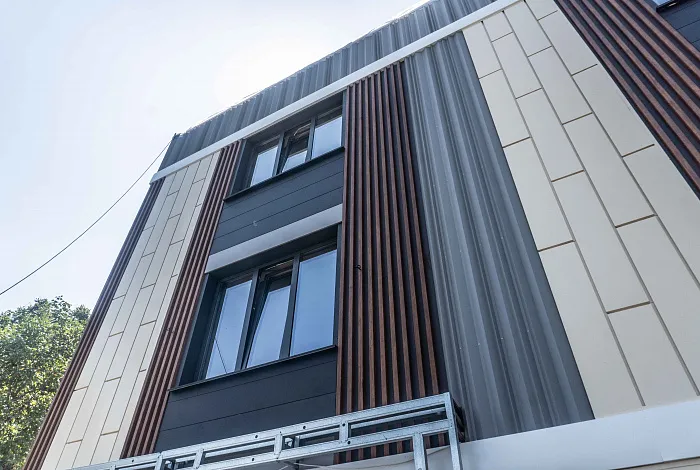 Дизайнерские панели ALMATAU и ORMAN, линеарные панели APROFIL в облицовке банного комплекса в Алматинской области