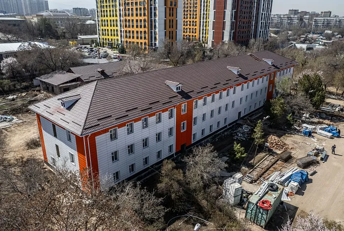 Линеарные панели APROFIL в облицовке школы-интерната в Алматы (Кекилбайулы)
