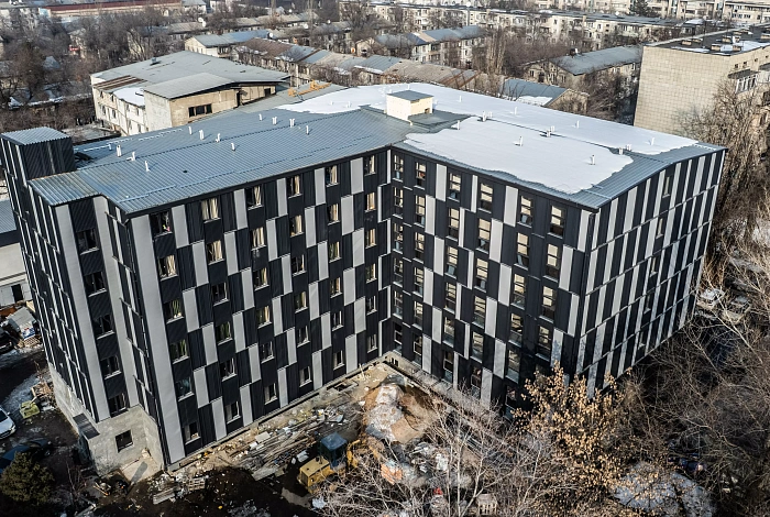 Дизайнерские фасадные панели CANYON APROFIL в облицовке БЦ «Эталон» в Алматы